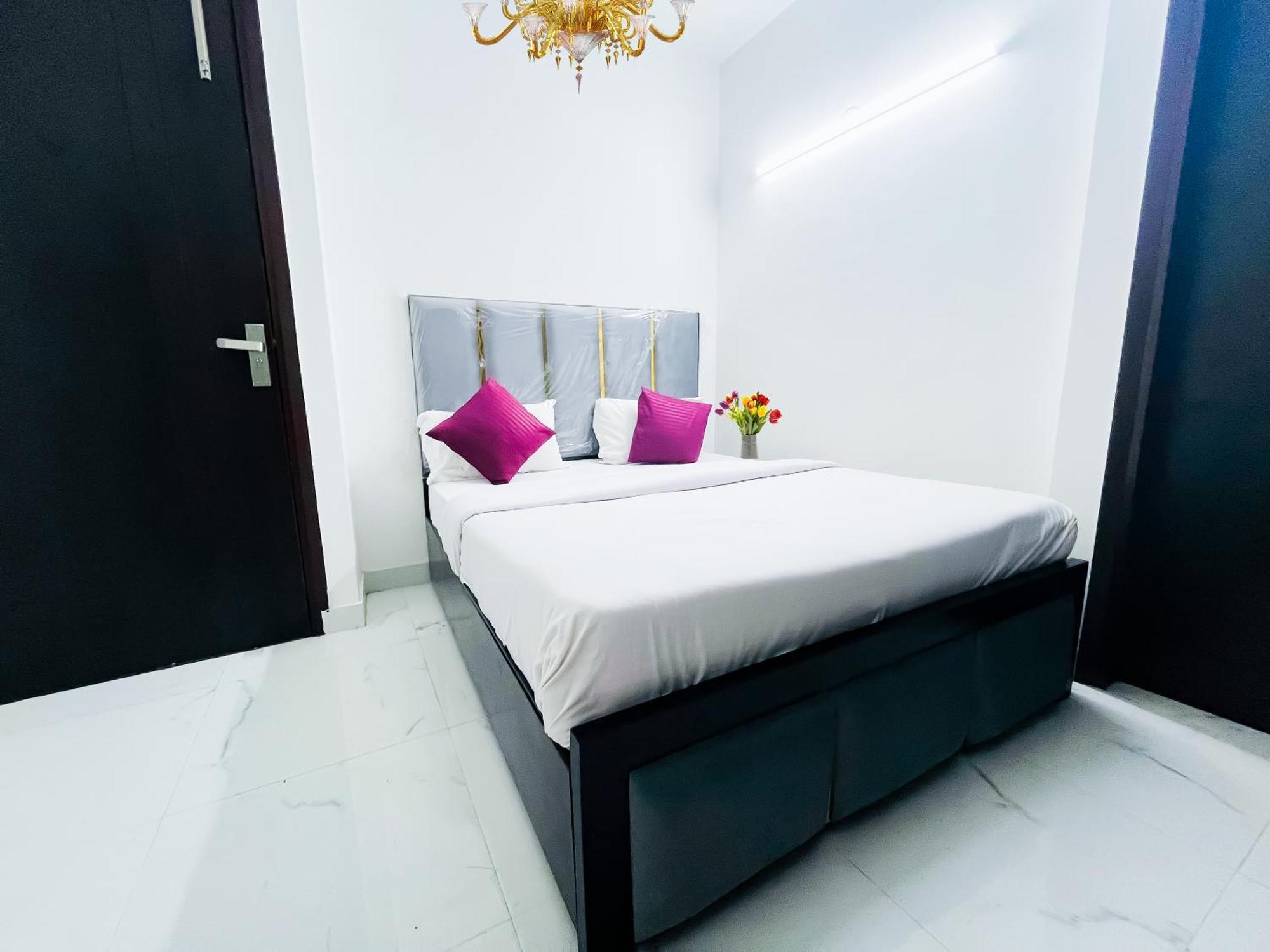 Hotel In Malviya Nagar 3*