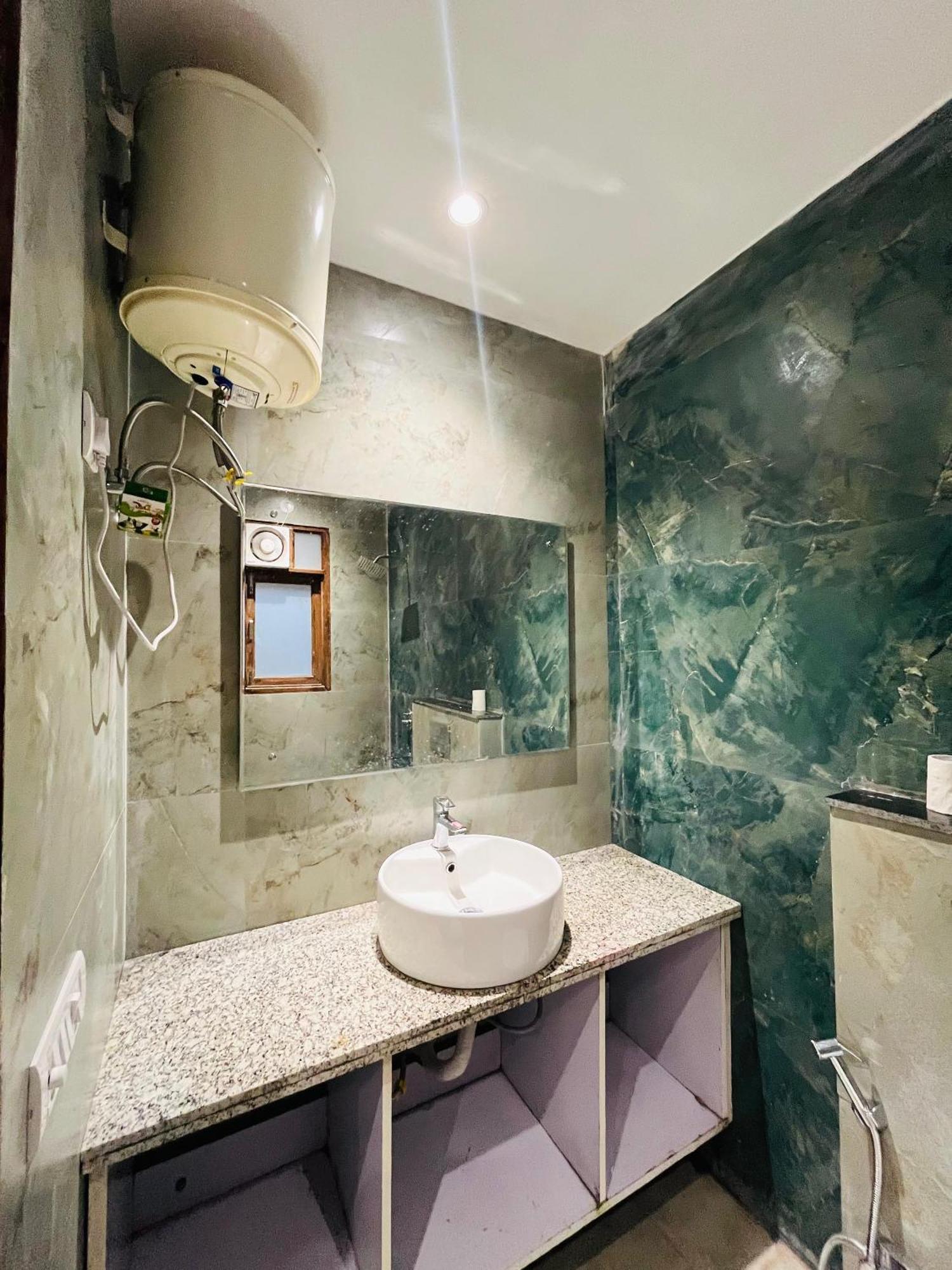 Hotel In Malviya Nagar